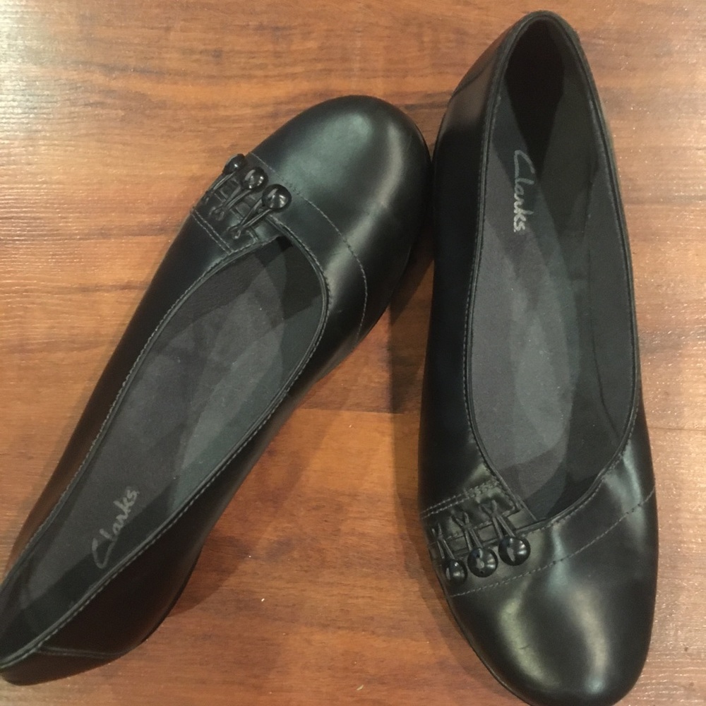 Clarks never worn flats